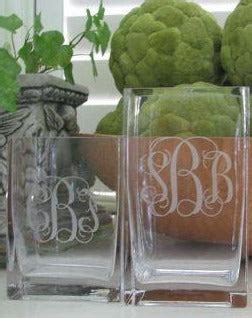 Vase Monogram .